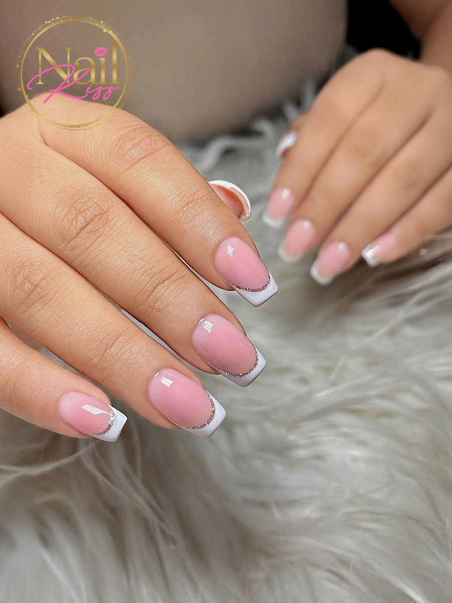 Nail Kiss 